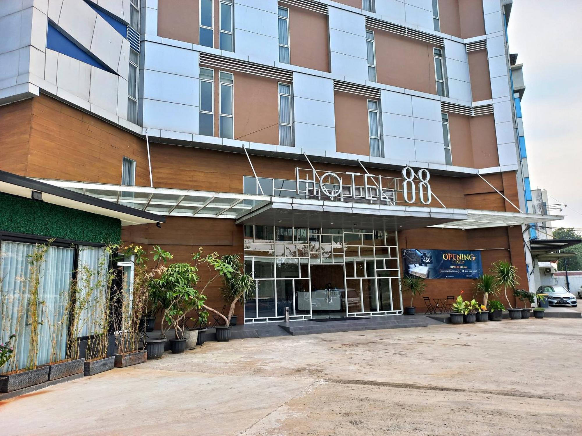 Hotel 88 Kedoya Jakarta Exterior photo