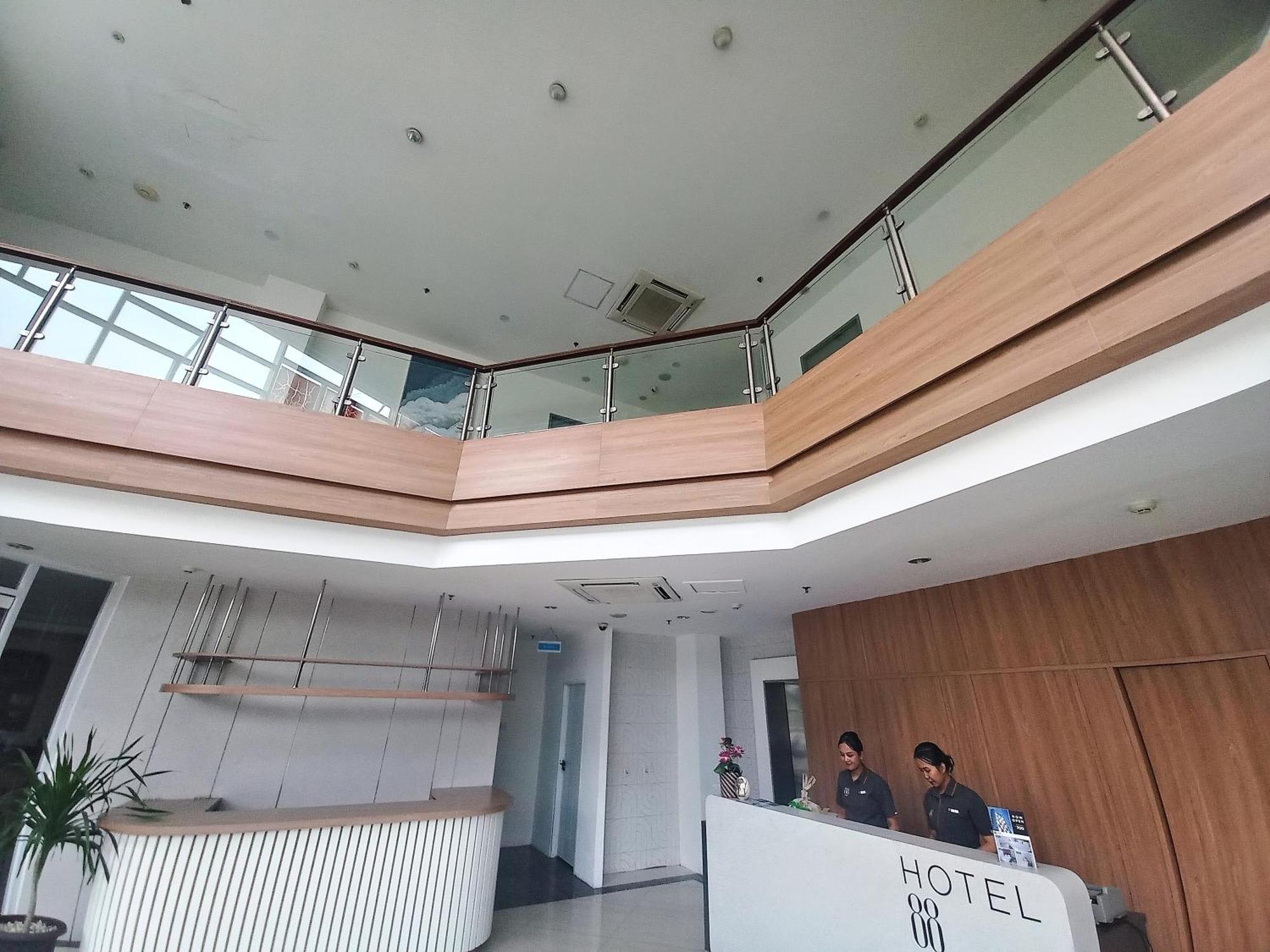 Hotel 88 Kedoya Jakarta Exterior photo
